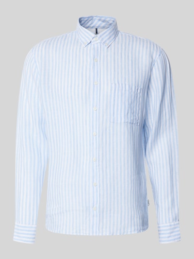 Produktfoto, Modern Fit Freizeithemd aus reinen Leinen Modell 'Daniel' von Brax, hellblau-weiß gestreift, Knopfleiste, Button-Down-Kragen, glatte Leinenstruktur.