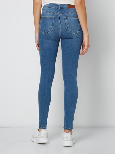 NA-KD Skinny Fit Jeans im Destroyed Look Hellblau 5