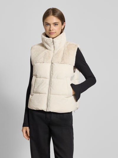 Only Kamizelka pikowana o kroju regular fit z obszyciem ze sztucznego futra model ‘WANJA’ Écru 4
