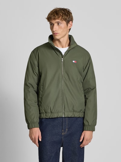 Tommy Jeans Relaxed Fit Bomberjacke mit Stehkragen Oliv 4