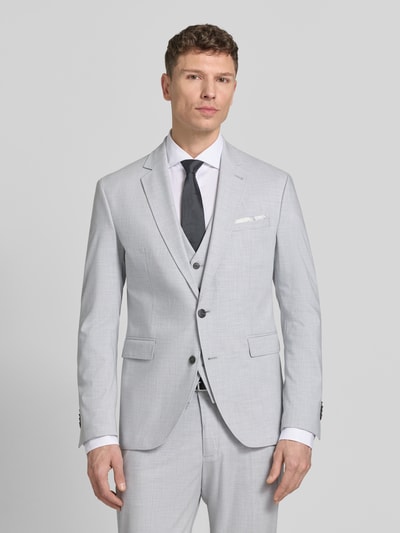 Männermodel trägt Regular Fit Sakko mit Reverskragen Modell 'Data' von CINQUE in Hellgrau mit Knopfleiste, Brustleistentasche, Pattentaschen, Ganzkörperansicht von vorne, Rückenlänge bei Größe 50: 73 cm, Schulterbreite bei Größe 50: 46 cm, Ärmellänge bei Größe 50: 65 cm