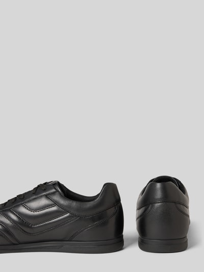 Produktfoto, Sneaker aus echtem Leder Modell 'Renan' von Geox in Schwarz, abgerundete Passform, profiliert, Logo-Prägung, 2 cm Absatzhöhe, Schafthöhe 9 cm, Schaftweite 7 cm, für Herren