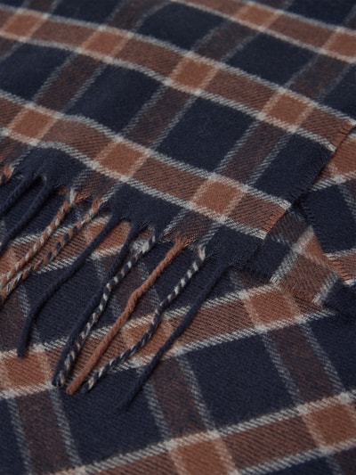 Produktfoto, Schal im Allover-Look mit Fransen von Christian Berg Men, rechteckig, Gitterkaro in Blau und Braun, weiche Textur, Fransen, 30x166 cm