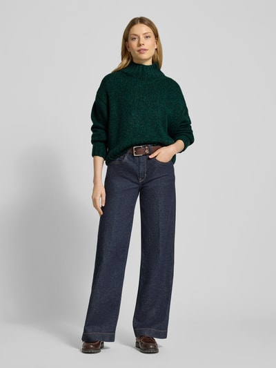 Marc Cain Strickpullover mit Stehkragen und überschnittenen Schultern Dunkelgruen 1
