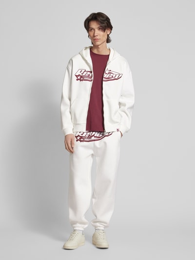 REVIEW Sweatjacke mit Label-Print Offwhite 1