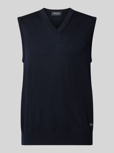 Produktfoto, Pullunder aus Schurwolle mit V-Ausschnitt von MAERZ Muenchen in Dunkelblau, feine Strickstruktur, Regular Fit, Label-Detail