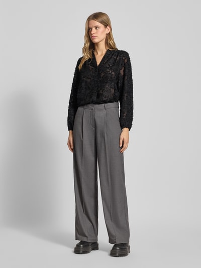 Only Regular fit blouse met lange mouwen en V-hals, model 'KORSA' Zwart - 1