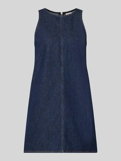 Produktfoto, A-Linien Freizeitkleid aus reiner Baumwolle von Levi's®, dunkelblauer Jeansstoff, sichtbare Nähte, strukturierte Oberfläche