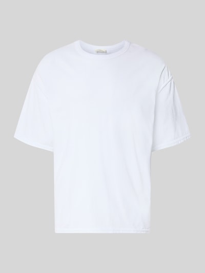 Produktfoto, weißes Herren T-Shirt mit Rundhalsausschnitt Modell 'FAZY' von American Vintage aus Reine Baumwolle im Relaxed-Fit, Rückenlänge 70 cm bei Größe M/L, glatte Struktur vor grauem Hintergrund.