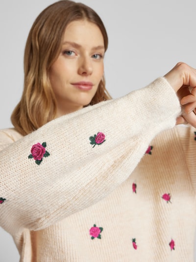 YAS Strickpullover mit Rundhalsausschnitt Modell 'FLEUR' Offwhite 3