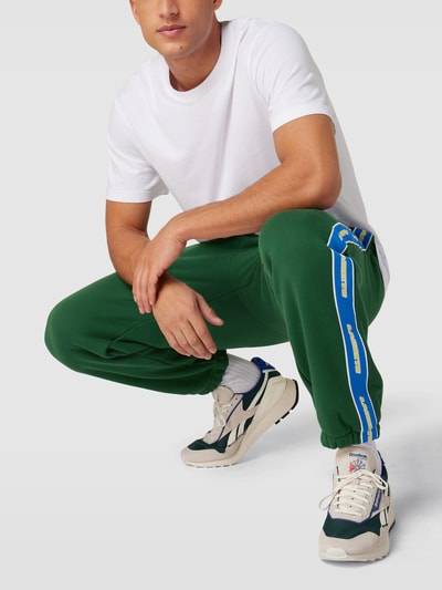 Lacoste Sweatpants mit Label-Stitching Modell 'Crocozilla' Gruen 1