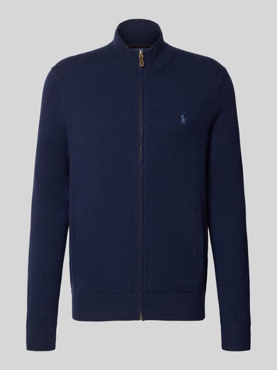 Produktfoto, granatowy kardigan rozpinany Regular Fit Strickjacke aus reiner Wolle von Polo Ralph Lauren, gładka faktura, męski kontekst