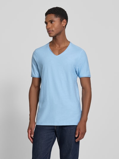 MCNEAL T-Shirt mit V-Ausschnitt und Rollsaum Sky 4