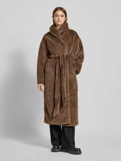 Gina Tricot Mantel aus Kunstfell mit Bindegürtel Mittelbraun 4