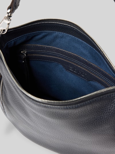 Produktfoto, Handtasche aus Leder Modell 'JUNA' von Abro mit Hauptfach und Reißverschluss, dunkelblaues Innenfutter, Detailaufnahme