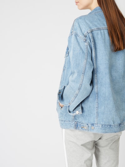 Levi's® Kurtka Trucker Jacket oversized w odcieniu Rinsed Washed Jeansowy niebieski 5