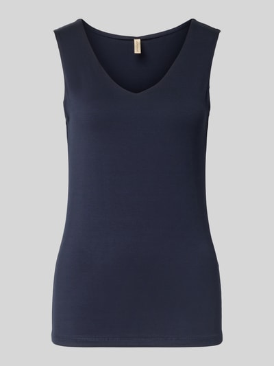 Produktfoto, dunkelblaues Top mit V-Ausschnitt Modell 'Marica' von Soyaconcept aus Lyocell-Elasthan-Mix im Slim-Fit, Rückenlänge 60 cm bei Größe S.