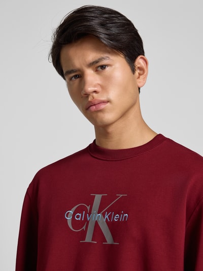 Calvin Klein Jeans Regular Fit Sweatshirt mit Logo-Print Modell 'Terry' Bordeaux 3