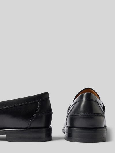 Productfoto, zwarte loafers van rundleer met gladde textuur, Loafer aus echtem Rindsleder Modell 'STEVEN' van Vagabond, Heren veterschoenen