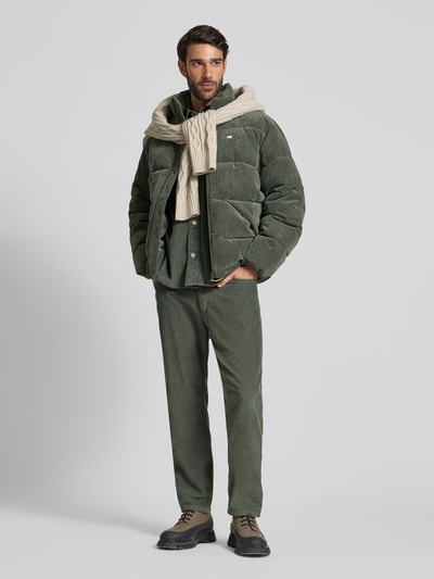 Tommy Jeans Relaxed Fit Steppjacke aus Cord Dunkelgruen 1