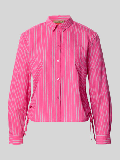 Produktfoto, Hemdbluse mit seitlichen Schnürungen und Hemdblusenkragen von Smith and Soul, pink-weiß gestreifter Baumwoll-Mix, Regular-Fit, Knopfleiste, Sportmanschetten, Rückenlänge 56 cm, Ärmellänge 59 cm, Damen