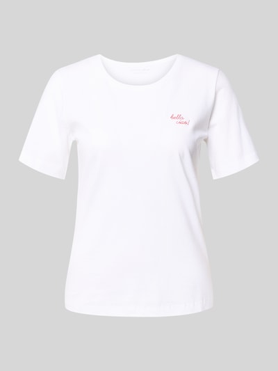 Produktfoto, weißes T-Shirt mit Rundhalsausschnitt und rotem Statement-Stitching, Regular Fit aus reiner Baumwolle, T-Shirt mit Statement-Stitching und Rundhalsausschnitt von Christian Berg Woman, Damenmode