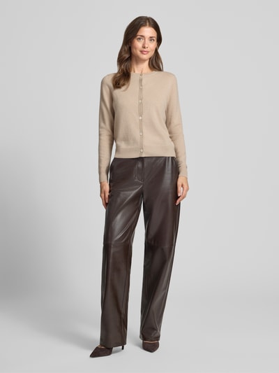 Christian Berg Woman Gebreid jack van puur kasjmier met doorlopende knoopsluiting Beige - 1