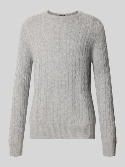 Produktfoto, Slim Fit Strickpullover aus reinem Kaschmir mit Zopfmuster van Christian Berg Men in grijs met ribboorden, kabelpatroon, ronde hals, lang mouwen, heren, ruglengte maat M 70 cm, mouwlengte maat M 70 cm
