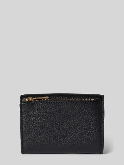 Produktfoto, Portemonnaie mit Label-Detail Modell 'BRYANT' von MICHAEL Michael Kors in Schwarz mit strukturierter Oberfläche, sichtbares Reißverschlussfach, verschiedene Einsteckfächer, Hauptfach mit Druckknopfverschluss.