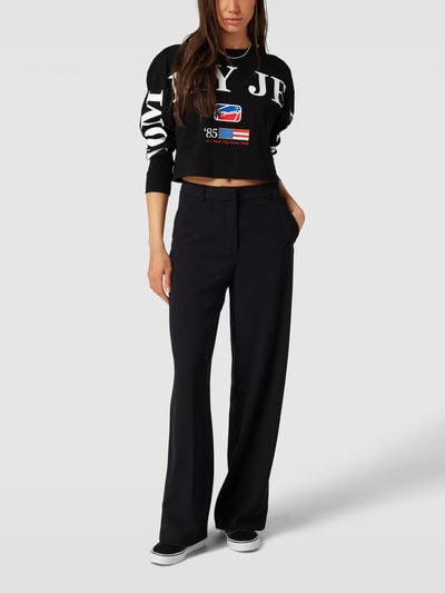 Tommy Jeans Cropped Longsleeve mit Label-Print Schwarz 1