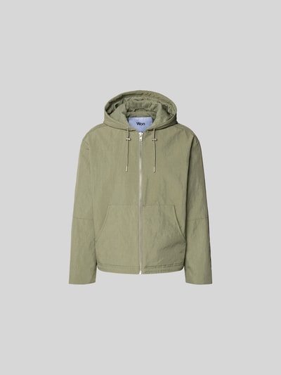 Produktfoto, Regular Fit Jacke mit Kapuze von WON HUNDRED in Olivgrün, Reißverschluss, geteilte Känguru-Tasche, Tunnelzug, glatte Textur