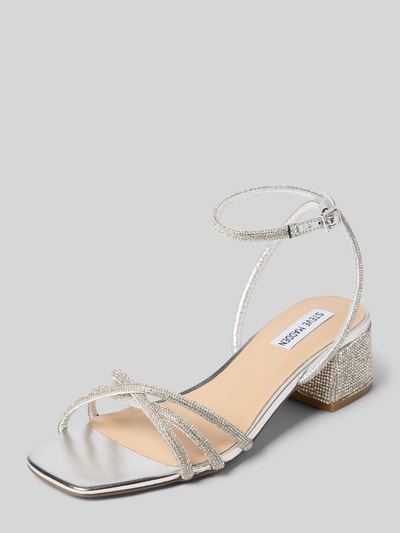 Produktfoto, Sandalette mit Ziersteinbesatz Modell 'Cerena' von Steve Madden, Damen Sandalette mit Riemen, Dornschließe, Blockabsatz, Absatzhöhe: 5 cm, silberfarbene Oberfläche und funkelnde Textur