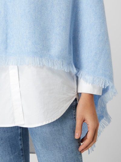 Repeat Poncho mit Fransen Hellblau 3