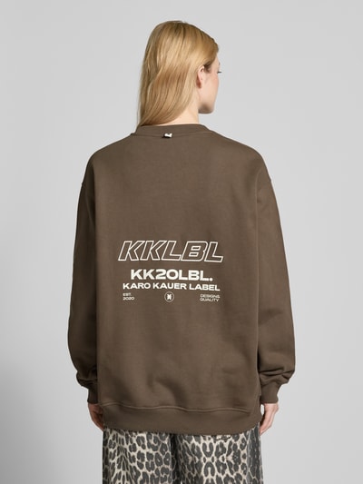 Karo Kauer Oversized Sweatshirt mit Label-Print Oliv 5