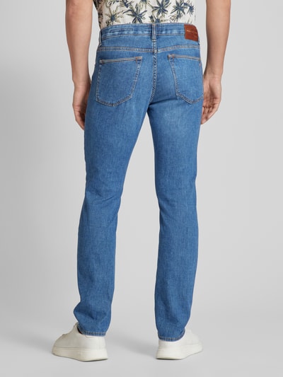 Brax Modern fit jeans met labelpatch, model 'CHUCK' Blauw - 5