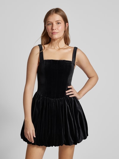 Forever New Tailliertes Bubble-Cocktailkleid aus Samt mit Karree-Ausschnitt Black 4