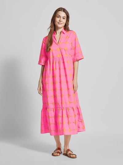 Christian Berg Woman Midi-jurk in laagjeslook met all-over motief Roze - 4