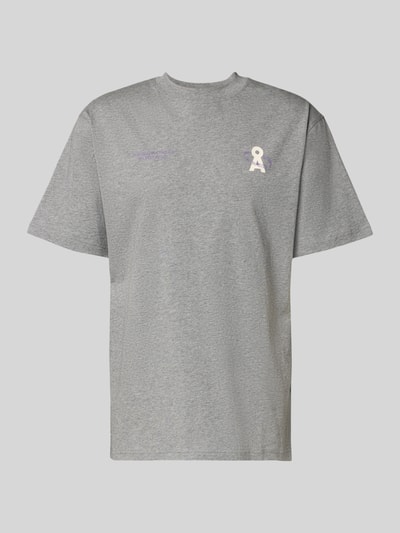 Produktfoto, Relaxed Fit T-Shirt aus reiner Bio-Baumwolle Modell 'MAARKOS' von Armedangels in Optik: Unifarben mit Logo-Print, Kurzarm, Jersey