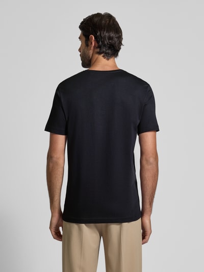 Christian Berg Men T-shirt z dekoltem w serek Granatowy 5