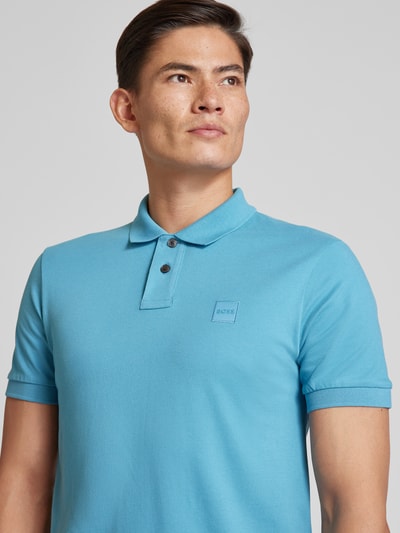 BOSS Orange Koszulka polo o kroju slim fit z naszywką z logo model ‘Passenger’ Oceaniczny 3