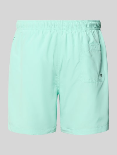 Produktfoto, Badehose mit Gesäßtasche und Logo-Stitching von MCNEAL in Mint, Loose-Fit, elastischer Bund mit Kordelzug, Klettverschluss.