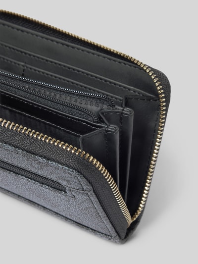 Produktfoto, Portemonnaie mit diversen Einsteckfächern Modell 'LAUREL' von Guess, schwarzes Leder, goldfarbener Reißverschluss, strukturierte Oberfläche