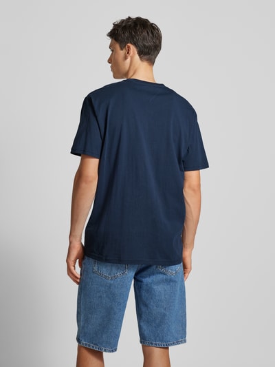 Tommy Jeans Regular Fit T-Shirt mit Label-Print Marine 5