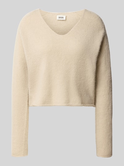 Produktfoto, Relaxed Fit Strickpullover aus Alpaka-Mix Modell 'SOMAIJA' von DRYKORN in Beige mit V-Ausschnitt, feine, weiche Textur