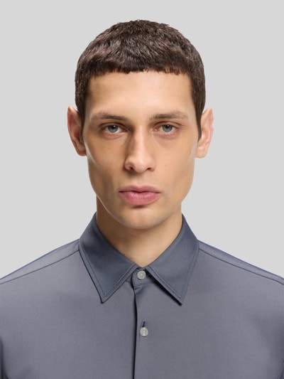 BOSS Slim Fit Businesshemd mit Kentkragen Modell 'ROAN' Marine 3