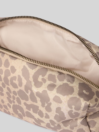 Produktfoto, Etui mit Allover-Animal-Print Modell 'Pouch' von STUDIO NOOS, beżowo-brązowe wzory, logo-detail, damskie etui z zamkiem