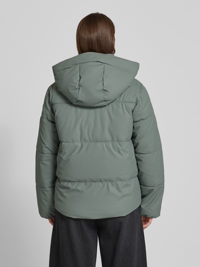 VERO MODA Kurtka pikowana o kroju regular fit z kapturem model ‘GRETAKYLIE’ Trzcinowy 5