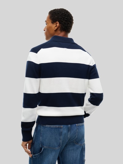 Tommy Jeans Pullover mit Logo-Detail Marine 5