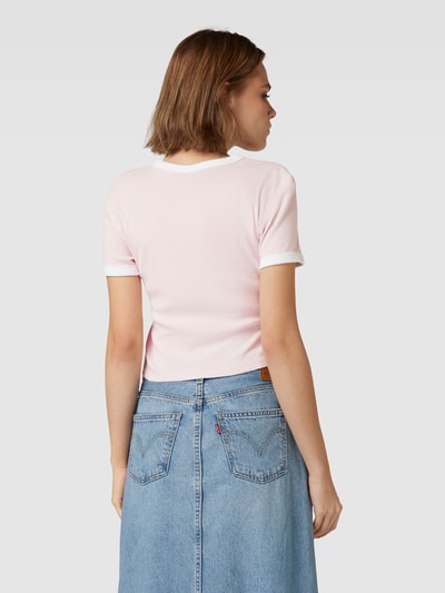 Levi's® T-Shirt mit Motiv-Patch Rosa 5