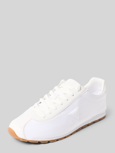 Produktfoto, Sneaker mit Logo und Gummisohle Modell 'TIAH5' von Guess in Weiß mit Abgerundete-Spitze, Schnürung, 2 cm Absatzhöhe, 8 cm Schafthöhe, 10 cm Schaftweite